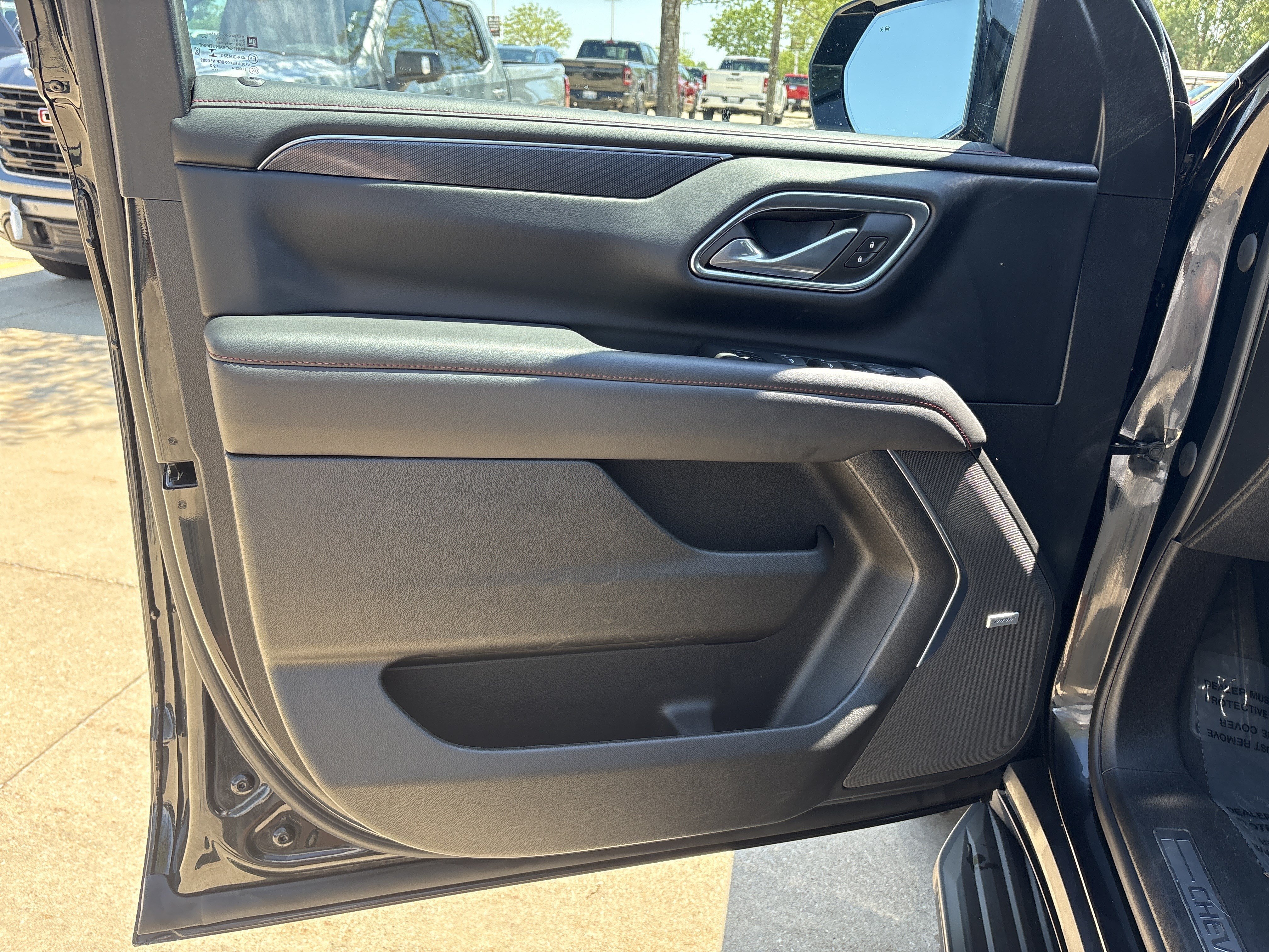 Used 2022 Chevrolet Tahoe RST w/ Luxury Package AWD/4WD image 10