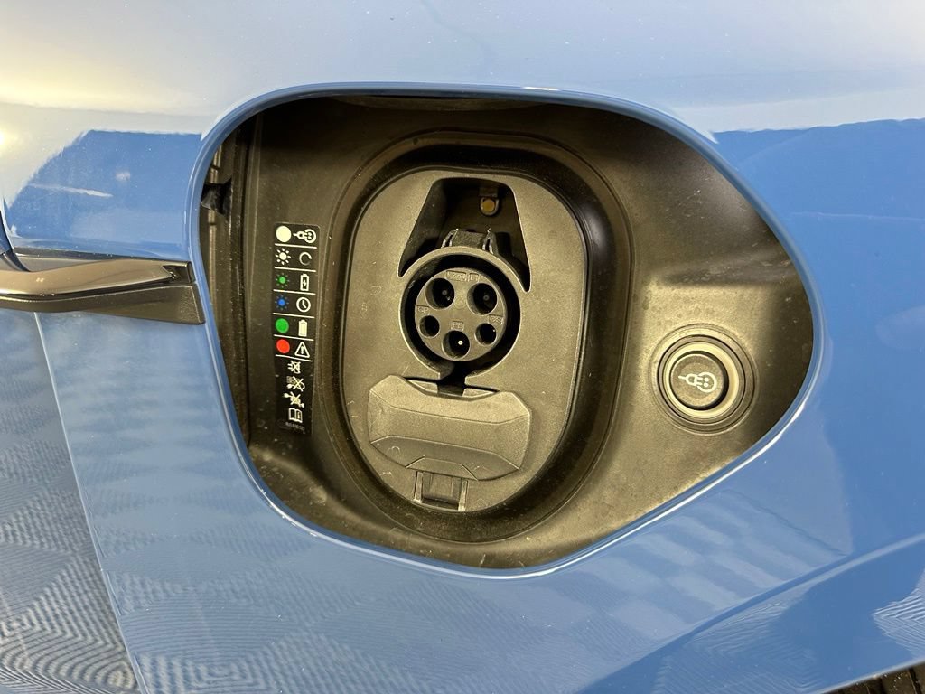 Certified 2022 Porsche Taycan Turbo S AWD/4WD image 45