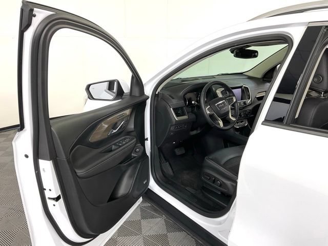 Used 2023 GMC Terrain Denali w/ LPO, Floor Liner Package AWD/4WD image 30