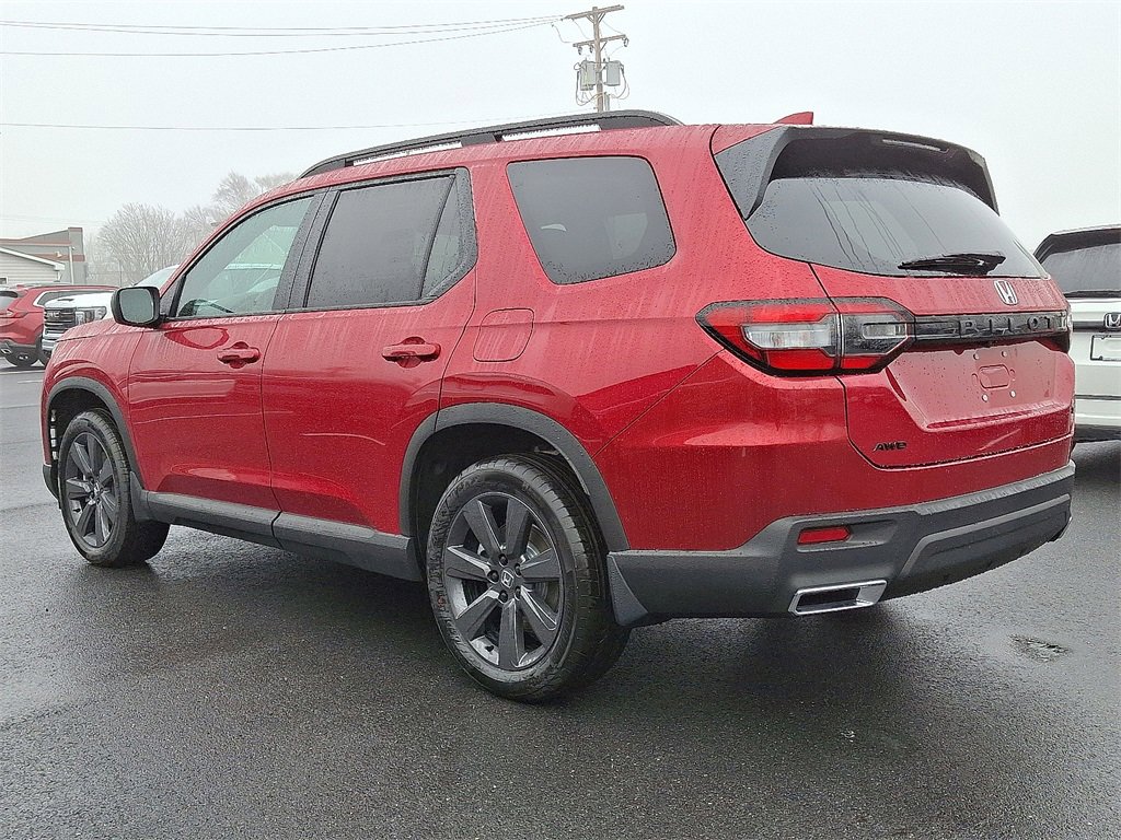 New 2025 Honda Pilot Sport image 4