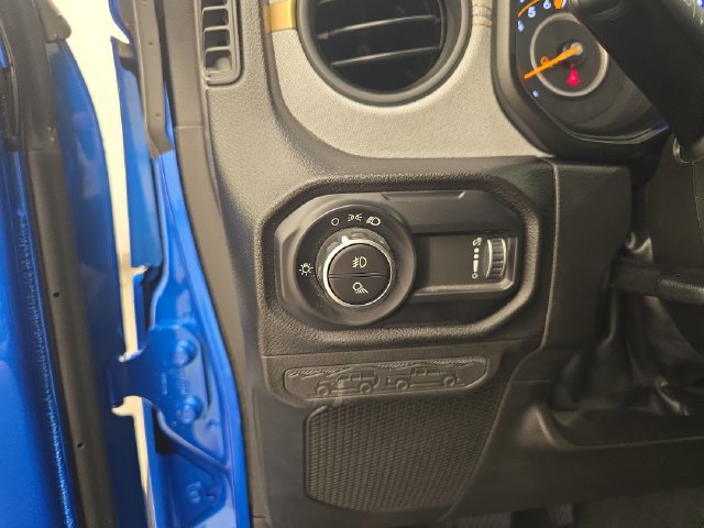 Used 2024 Jeep Gladiator Sport AWD/4WD image 32