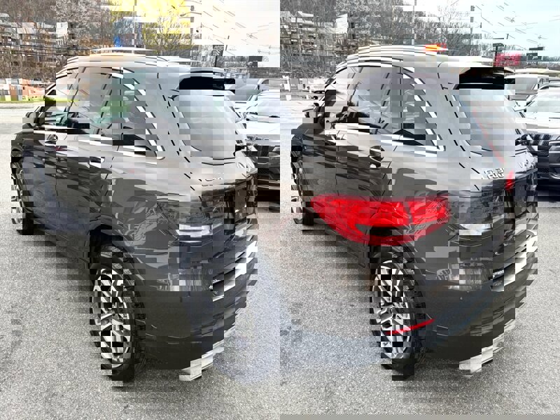 Used 2018 Mercedes-Benz GLC 300 4MATIC w/ Premium Package image 7