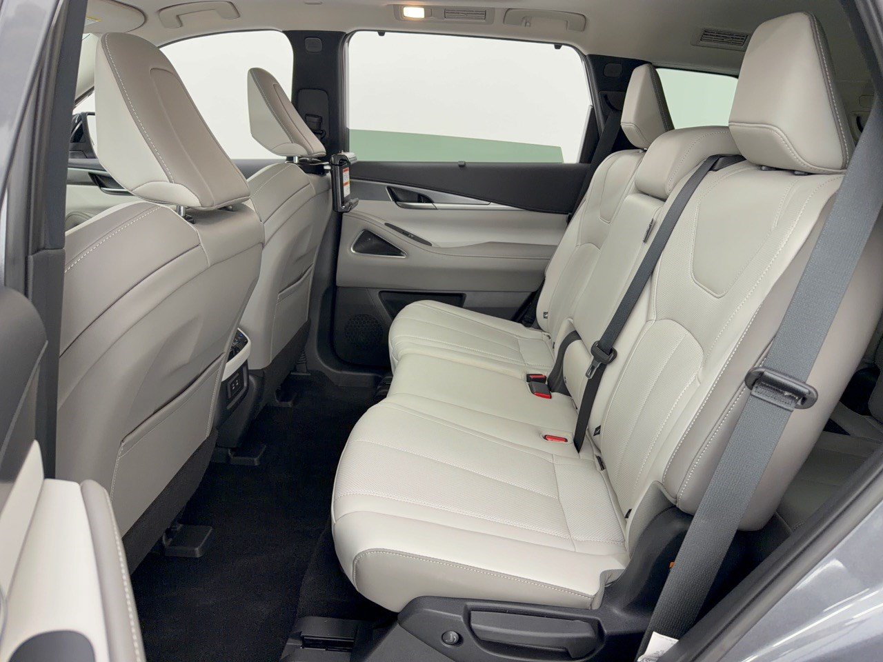 Used 2026 INFINITI QX60 Luxe w/ Family Package FWD image 25