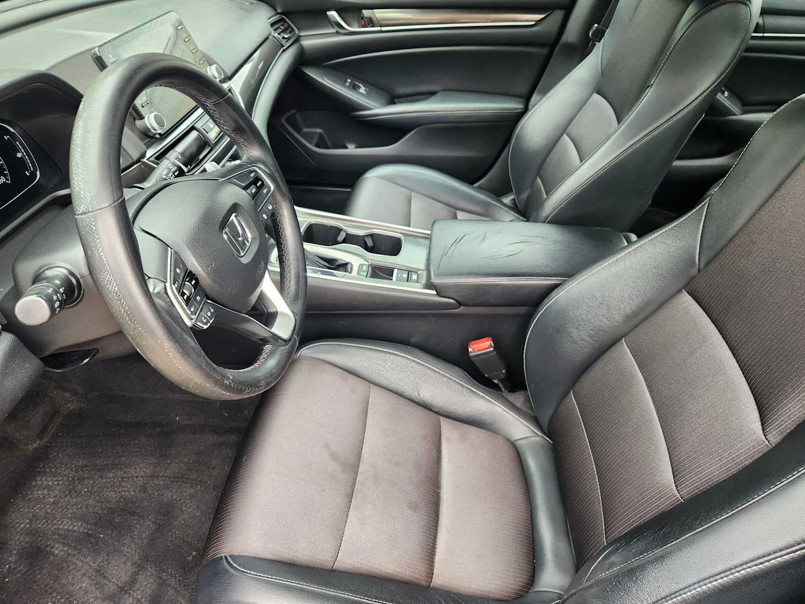 Used 2018 Honda Accord Sport image 12