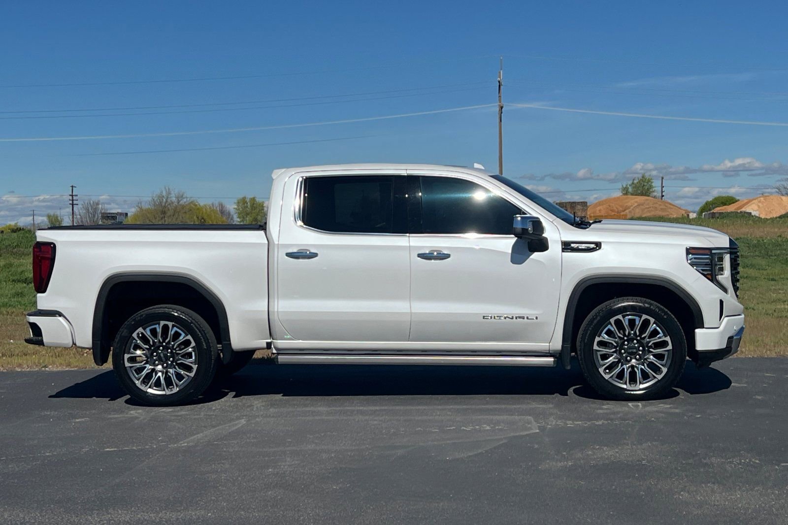 Used 2024 GMC Sierra 1500 Denali Ultimate AWD/4WD image 3