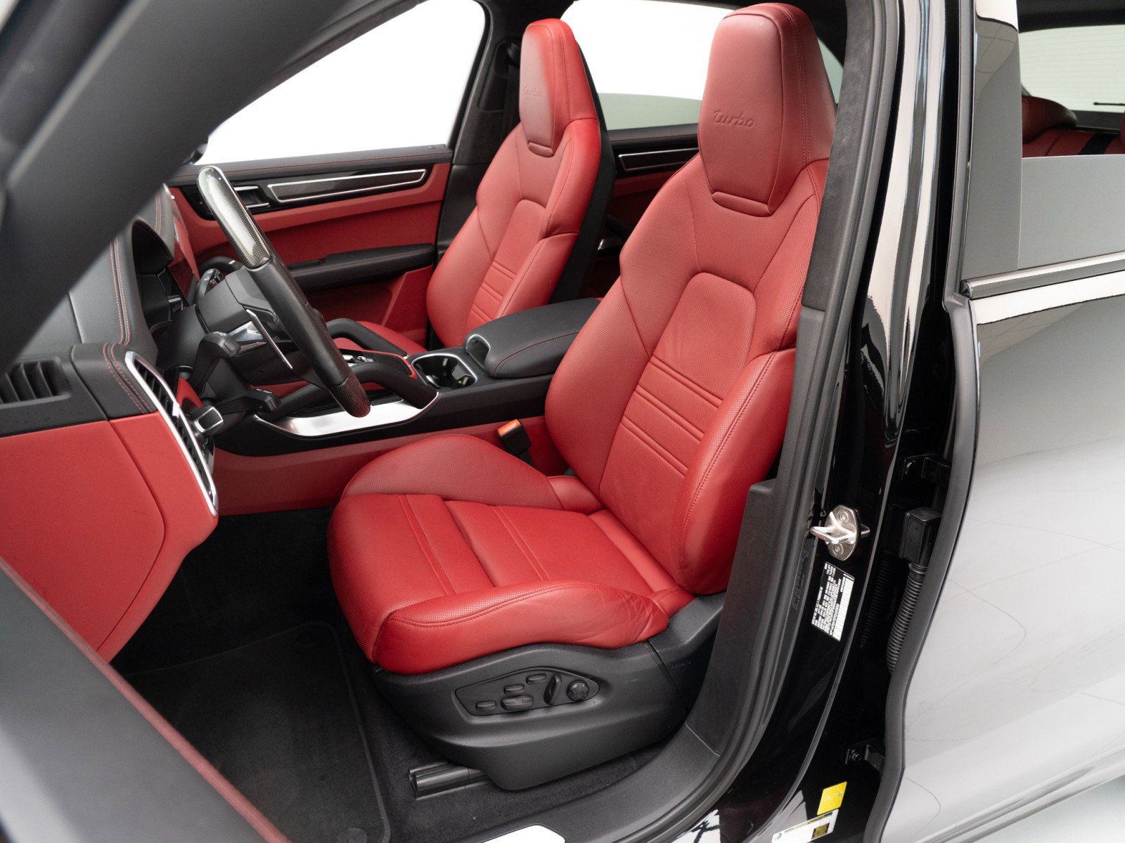 Certified 2023 Porsche Cayenne Turbo image 5