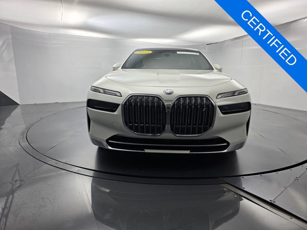 Certified 2023 BMW i7 xDrive60 AWD/4WD image 2