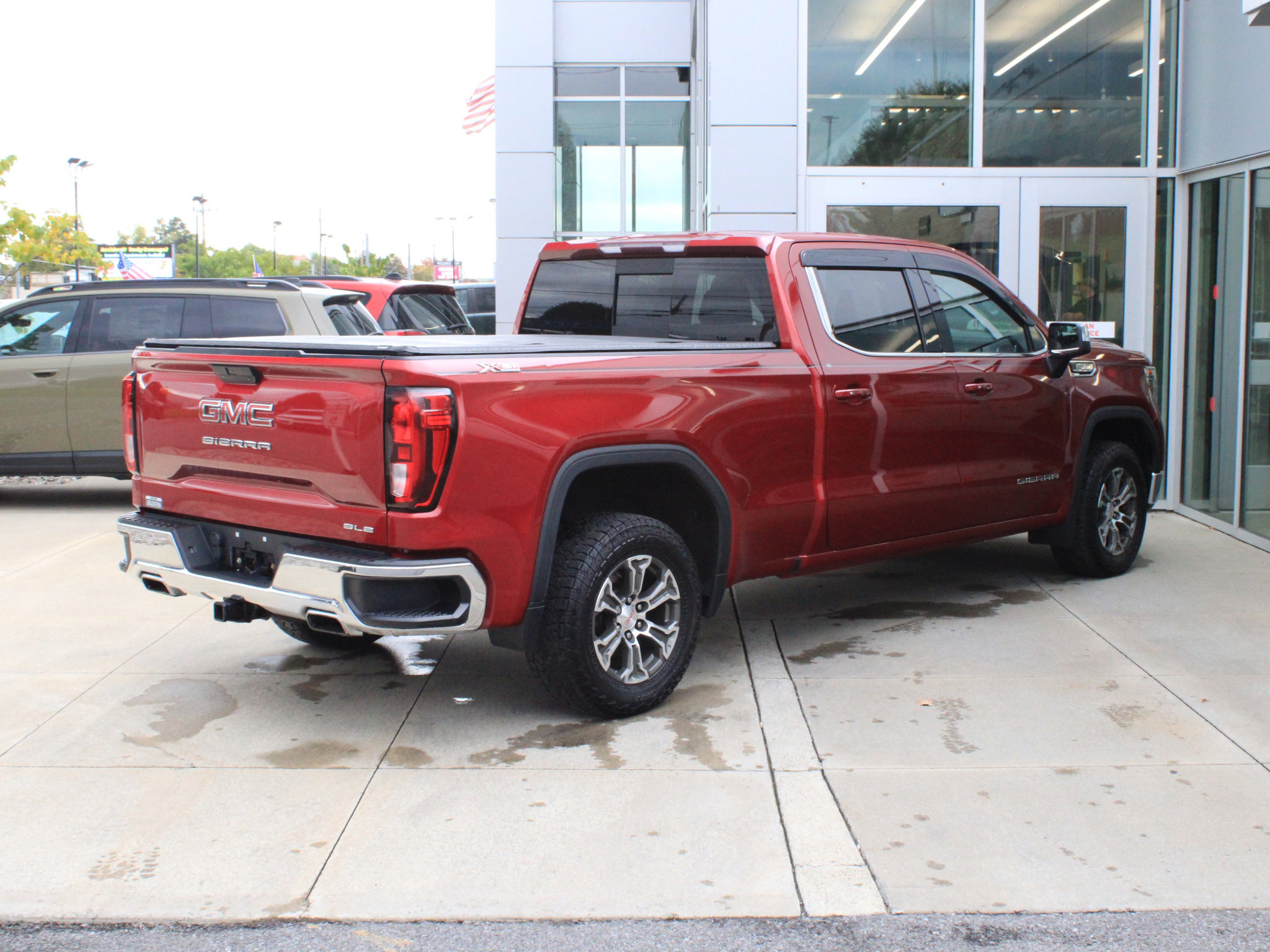 Used 2020 GMC Sierra 1500 SLE w/ SLE Value Package AWD/4WD image 6