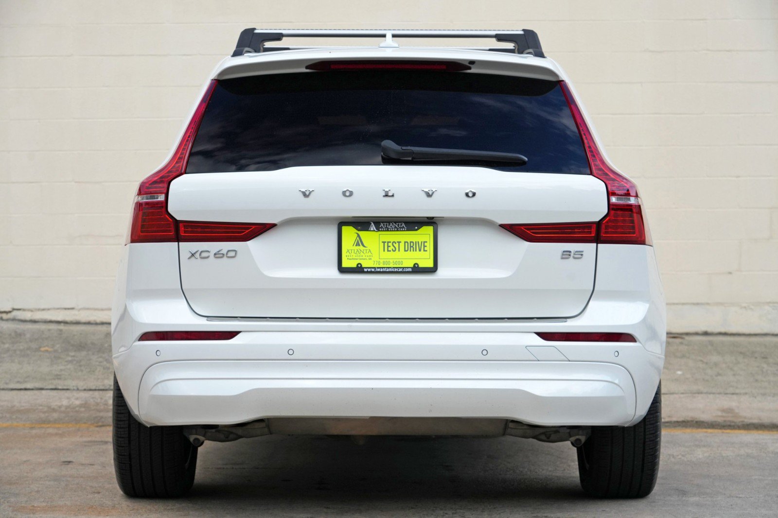 Used 2023 Volvo XC60 B5 Core w/ Climate Package FWD image 10
