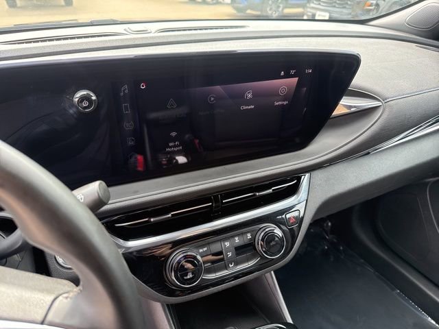 Used 2025 Buick Envista Sport Touring image 24