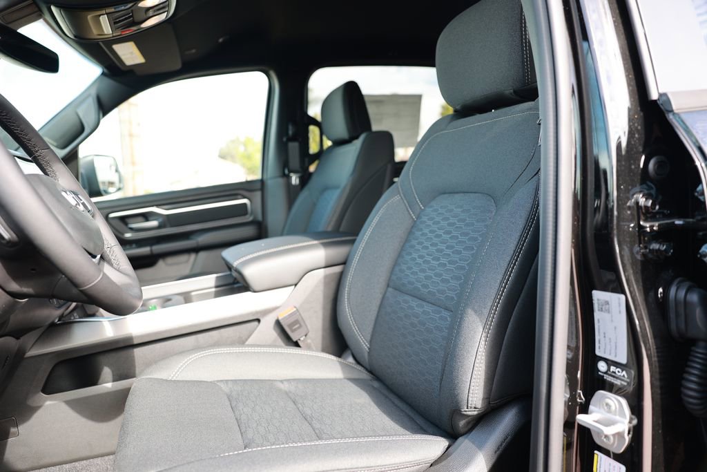 New 2026 RAM 1500 4x4 Crew Cab image 17