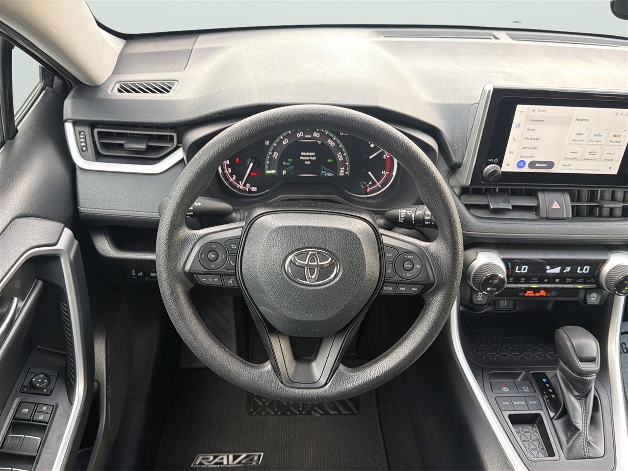 Used 2025 Toyota RAV4 XLE FWD image 20