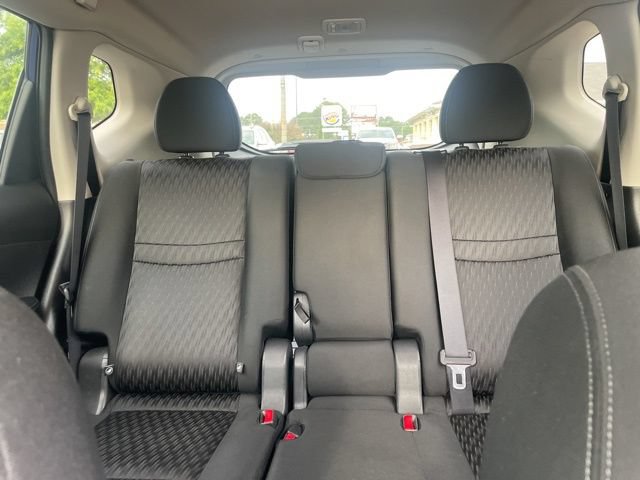 Used 2018 Nissan Rogue SV w/ Premium Package AWD/4WD image 30