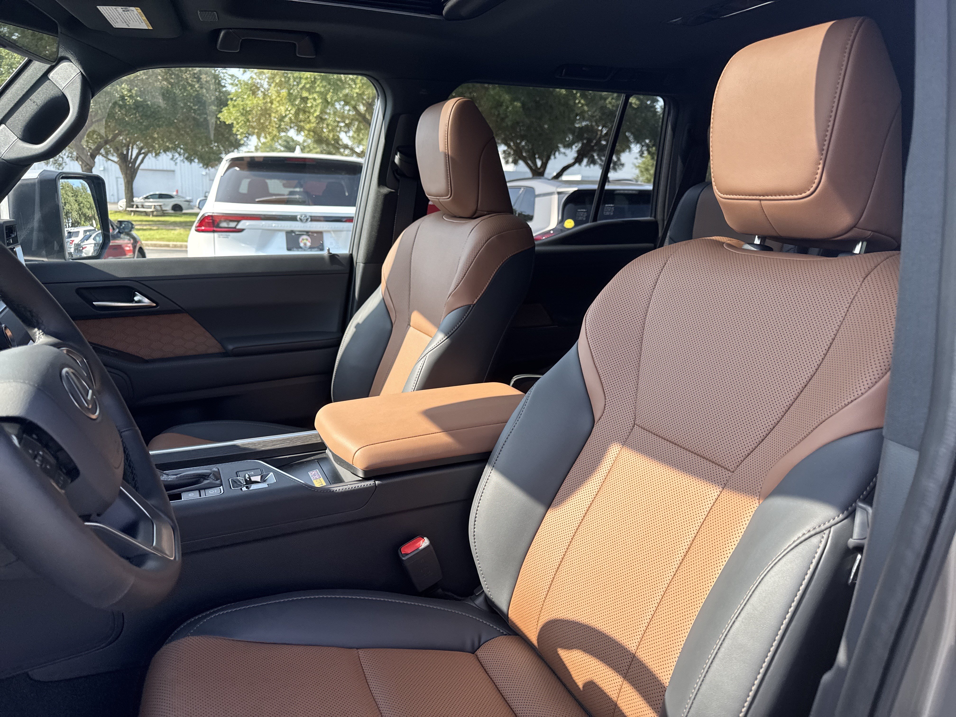 Used 2026 Lexus GX 550 w/ Cold Area Package AWD/4WD image 14