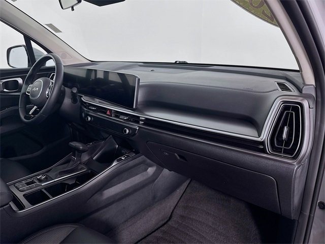 Used 2025 Kia Sorento S image 29