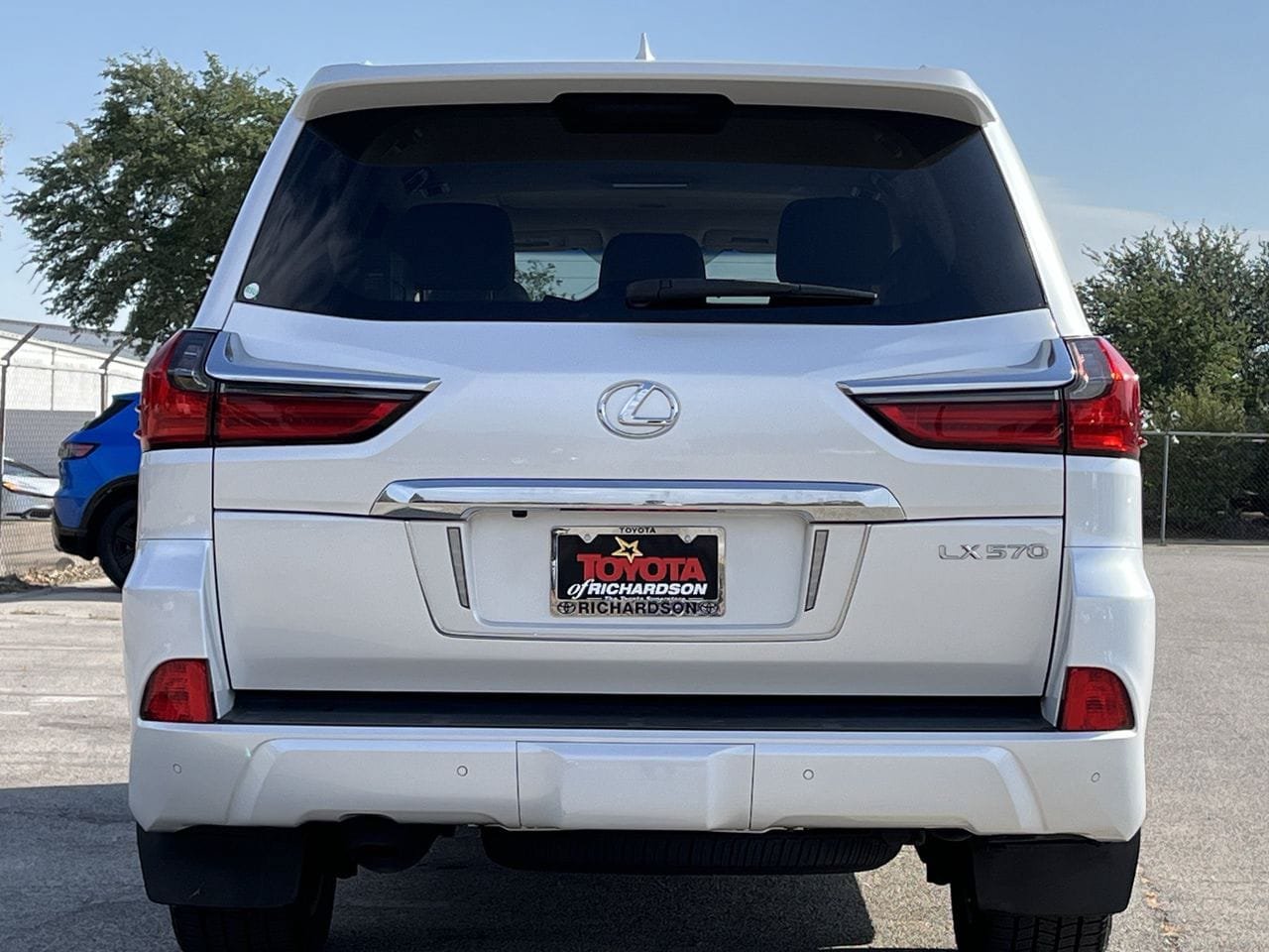Used 2019 Lexus LX 570 4WD w/ Luxury Package image 5
