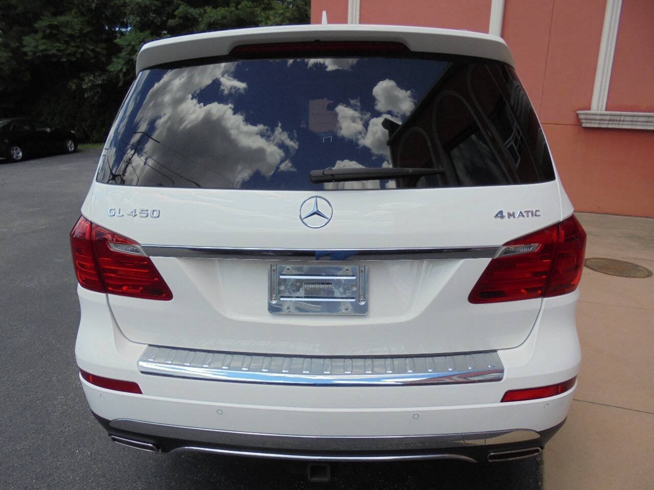 Used 2015 Mercedes-Benz GL 450 4MATIC w/ Lighting Package image 31