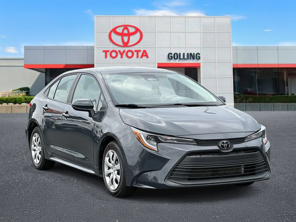 Used 2025 Toyota Corolla LE FWD image 7