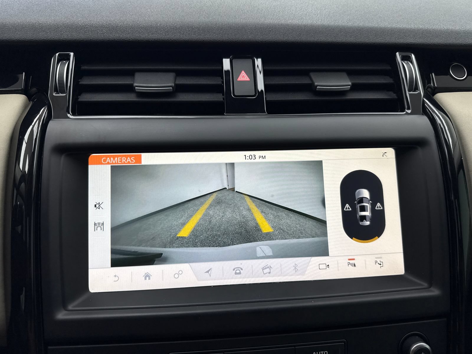Used 2019 Land Rover Discovery SE AWD/4WD image 29