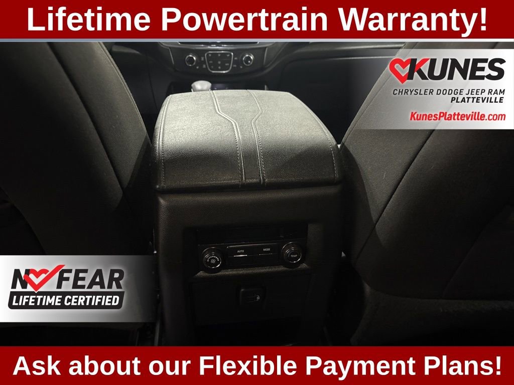 Used 2023 Chevrolet Traverse LT image 20