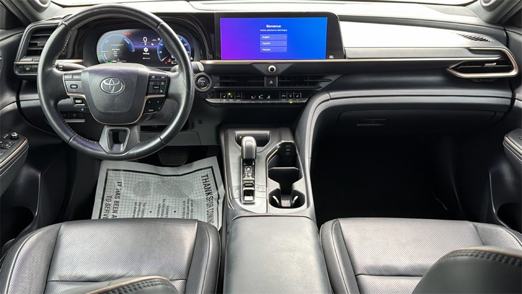 Used 2023 Toyota Crown Limited image 37