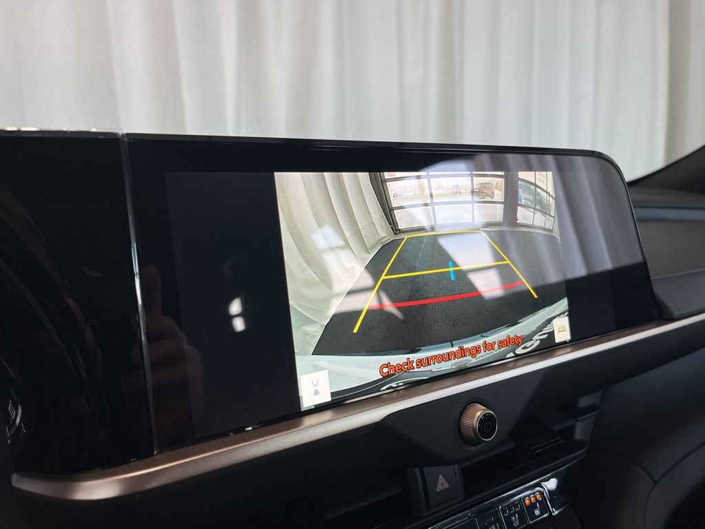 Used 2025 Toyota Crown Signia image 12