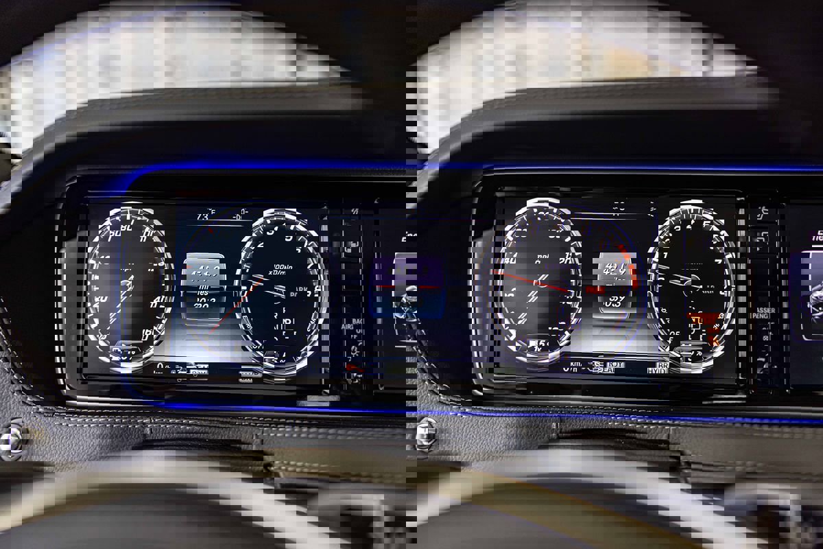 Used 2017 Mercedes-Benz S 550e Sedan w/ Premium Package image 25