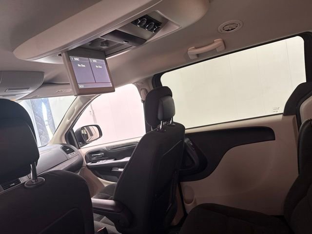 Used 2017 Dodge Grand Caravan SE w/ Power Window Group FWD image 8