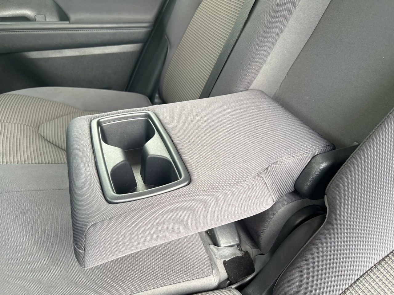 Used 2023 Toyota Highlander LE image 27