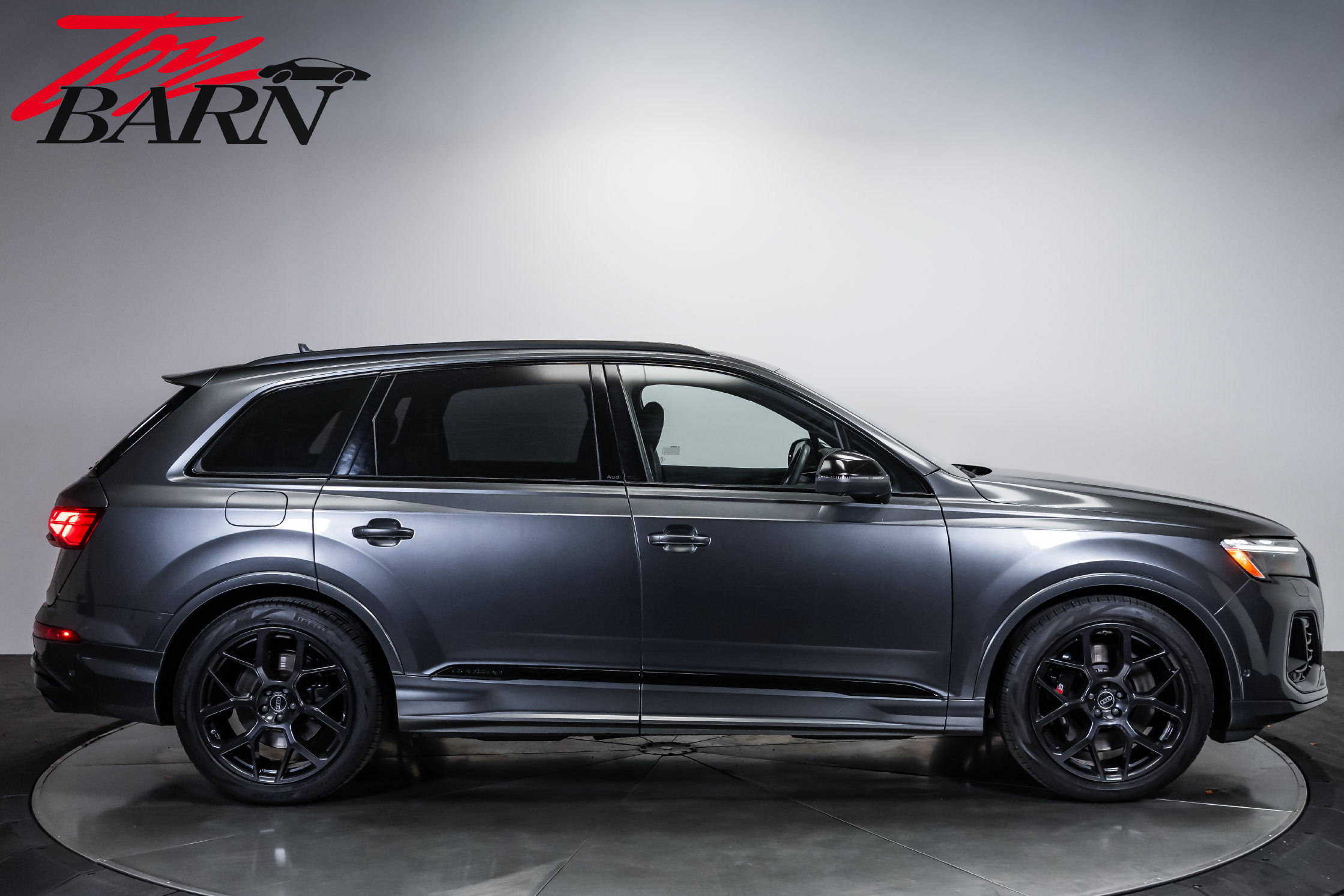 Used 2025 Audi SQ7 Premium Plus AWD/4WD image 6