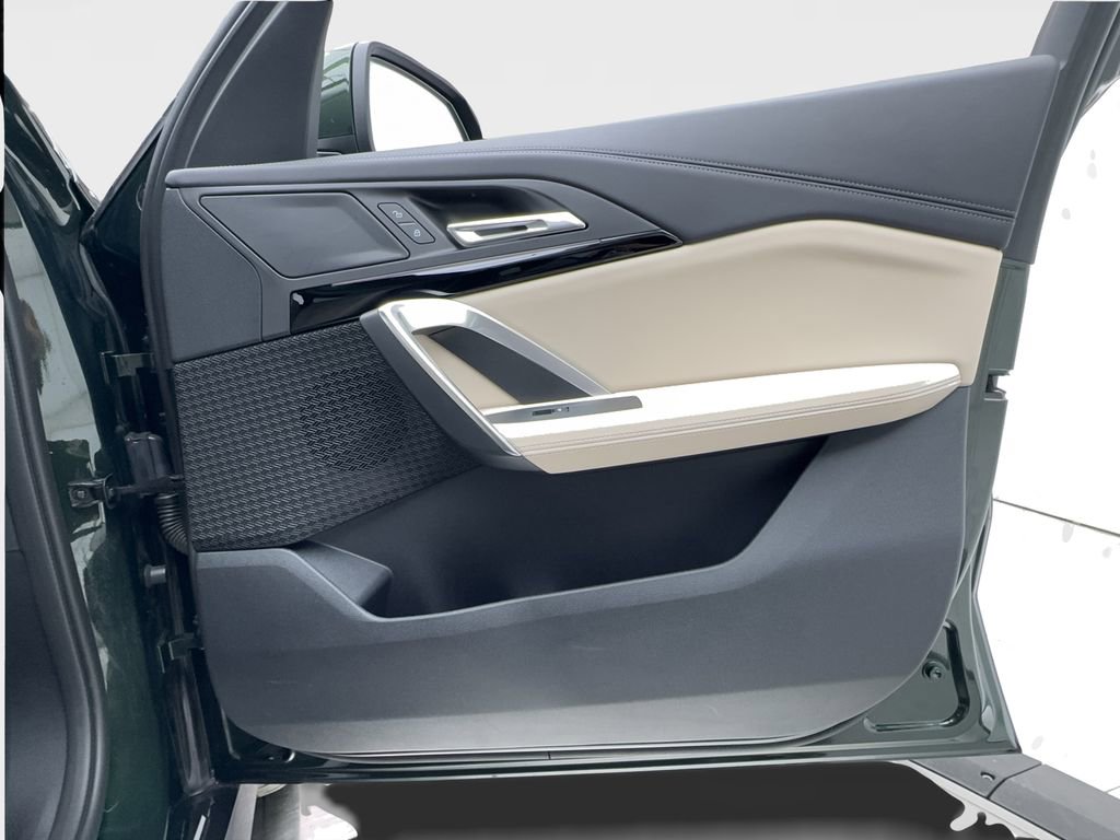 Used 2025 BMW X1 xDrive28i w/ Convenience Package image 34