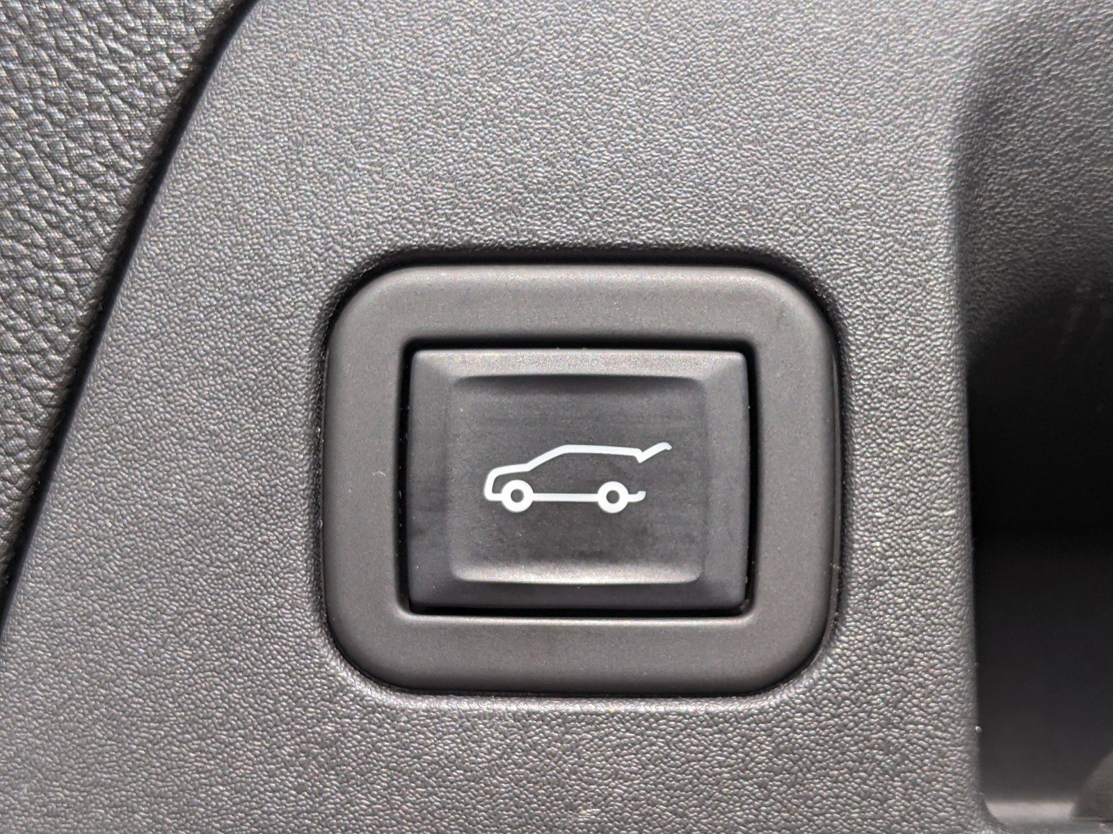 Used 2022 Buick Envision Essence w/ Sport Touring Package image 20