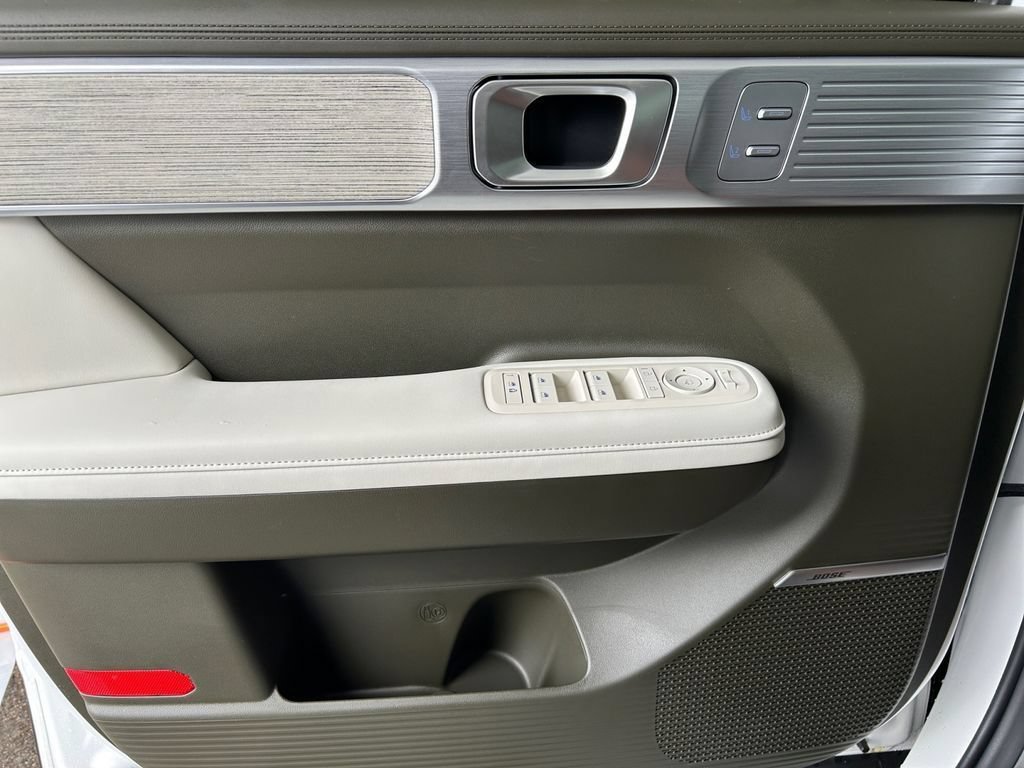 New 2025 Hyundai Santa Fe Calligraphy FWD image 17