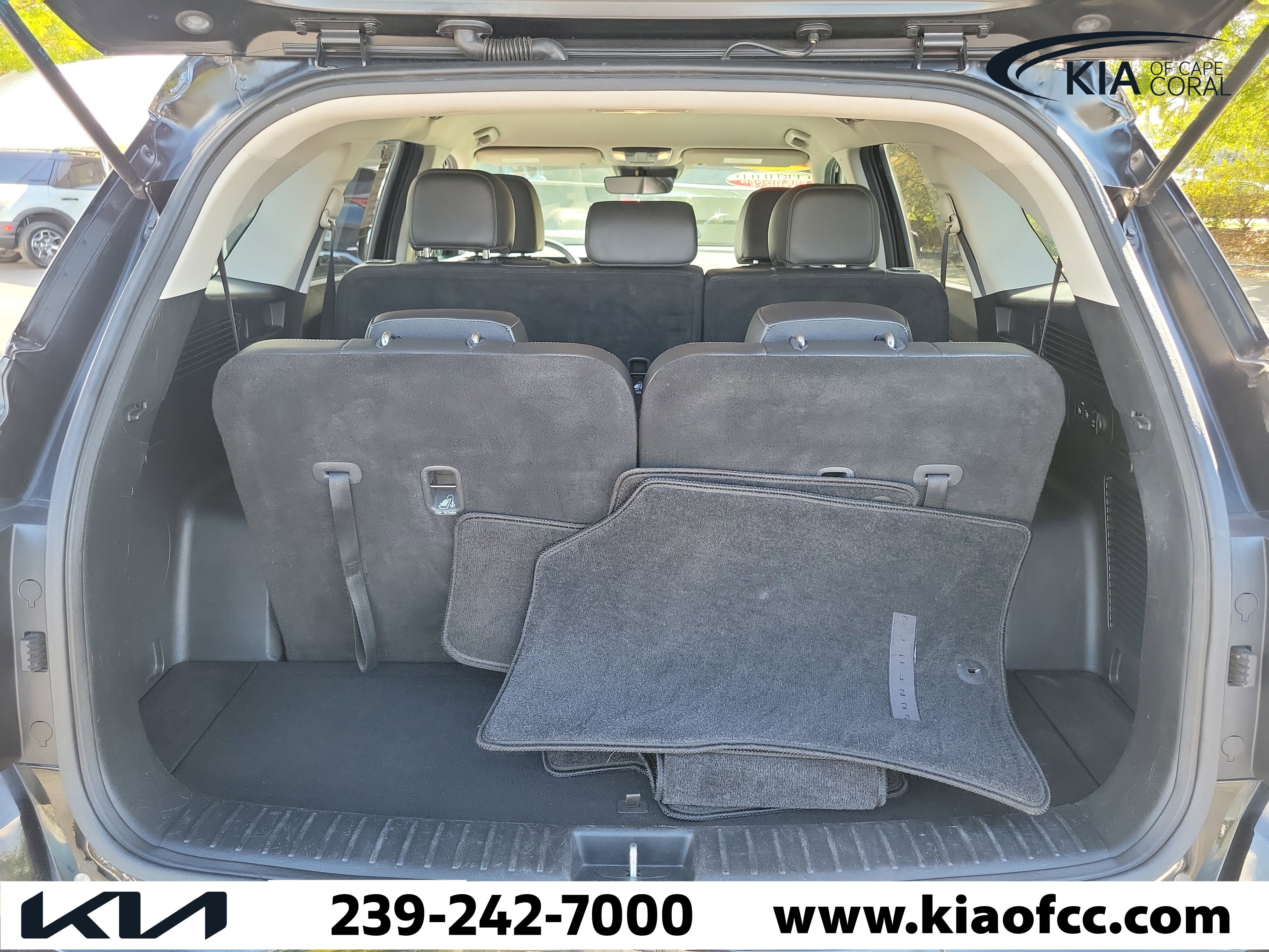 Certified 2024 Kia Sorento S FWD image 10