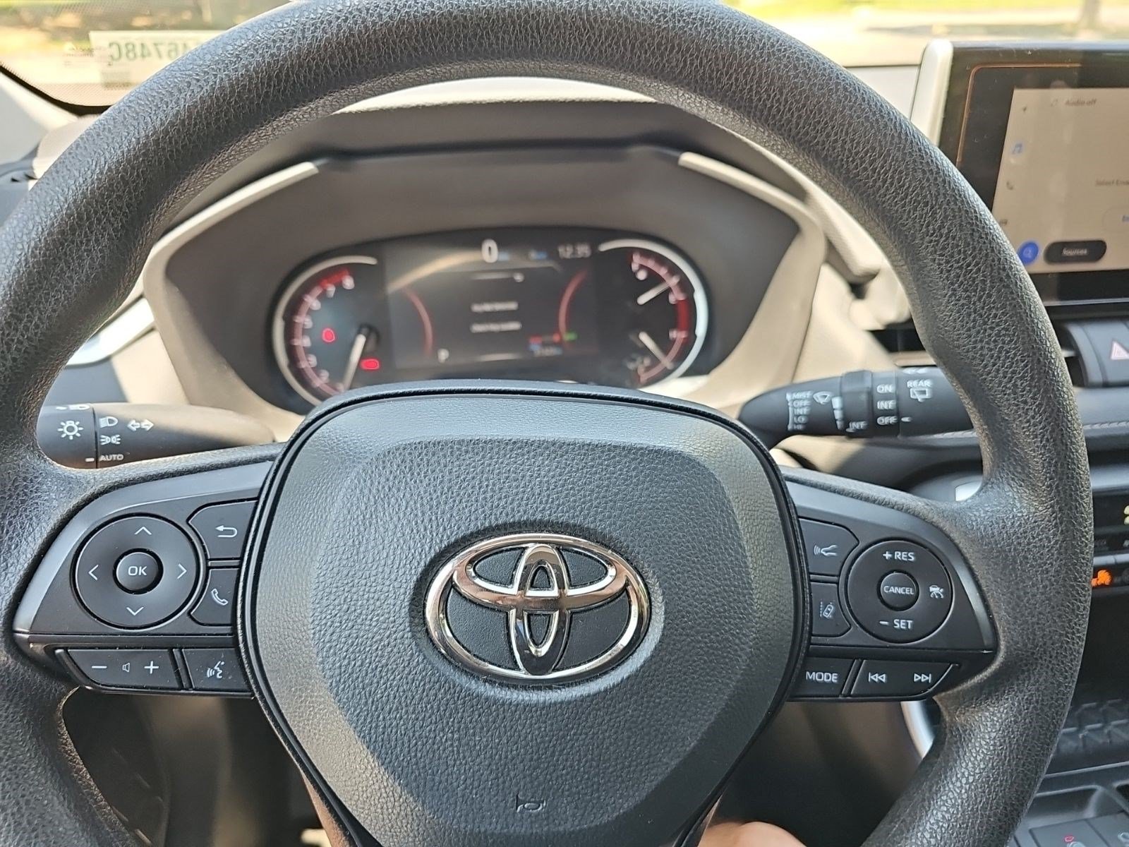 Used 2025 Toyota RAV4 XLE AWD/4WD image 22