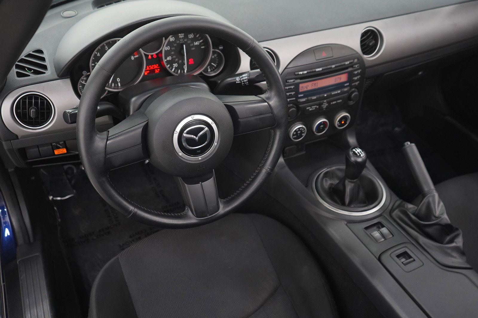 Used 2010 MAZDA MX-5 Miata Sport RWD image 15
