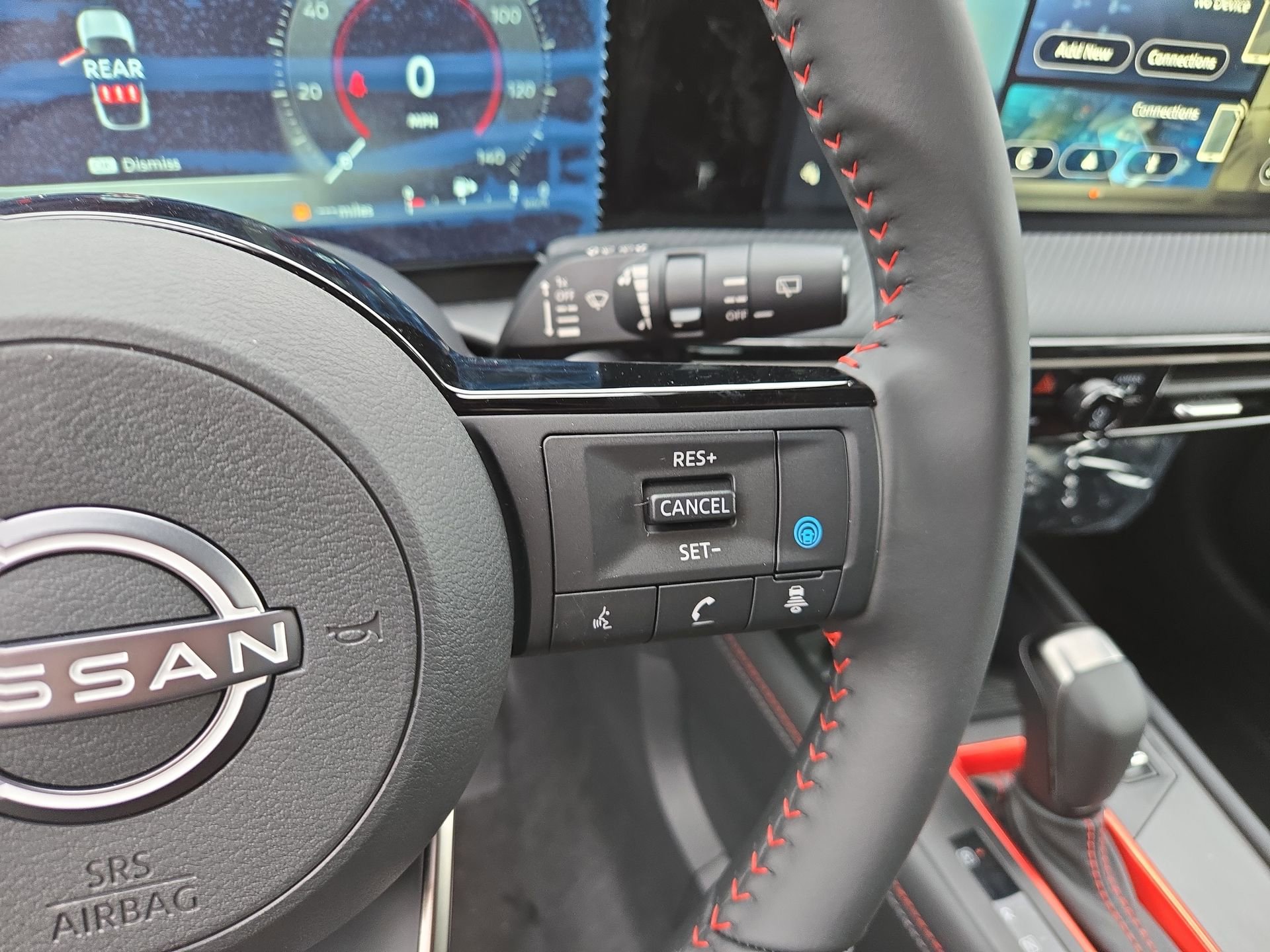 New 2025 Nissan Kicks SR FWD image 17