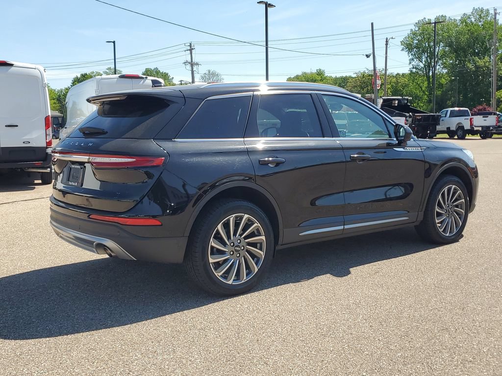 Used 2023 Lincoln Corsair Reserve AWD/4WD image 4