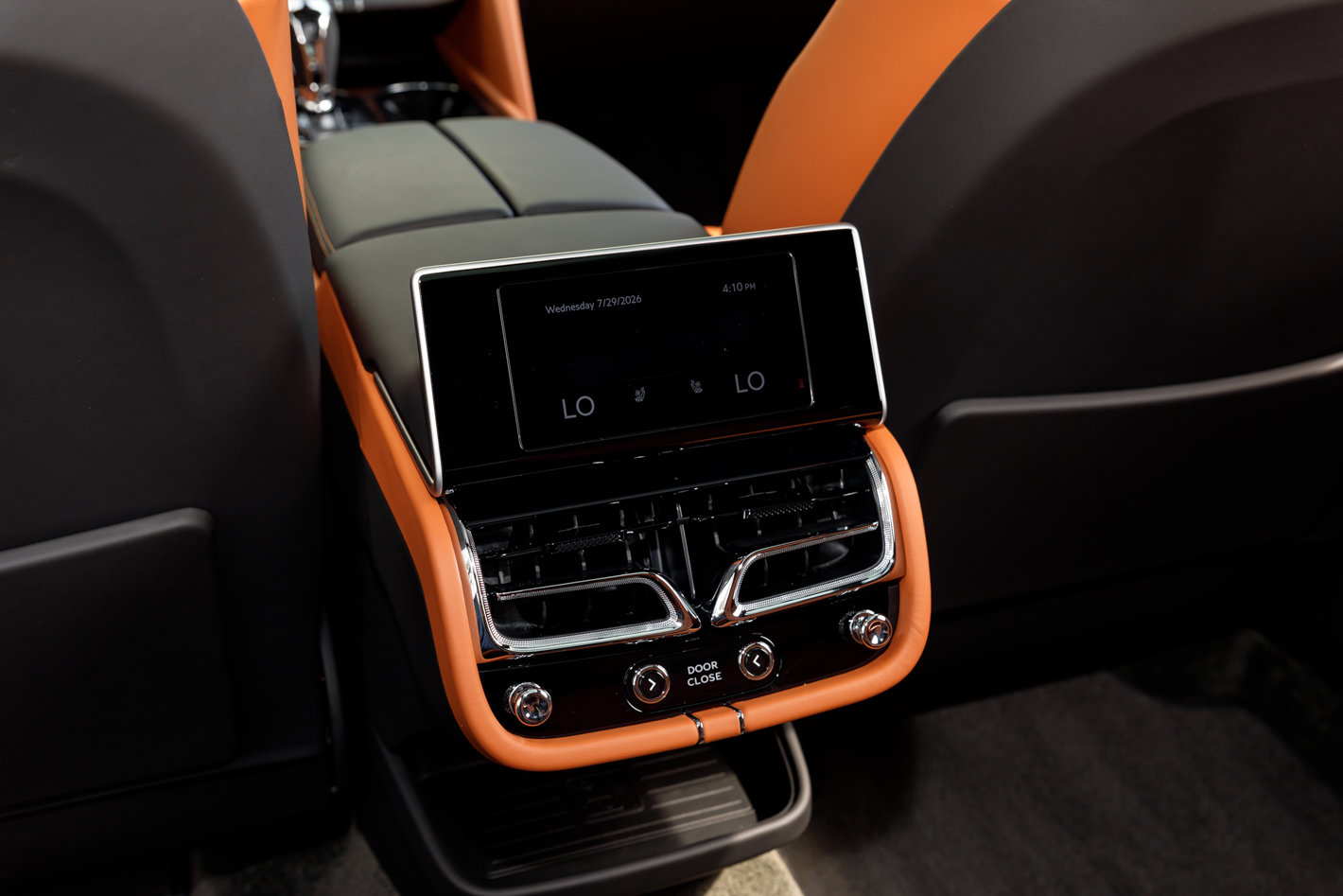 Certified 2023 Bentley Bentayga Extended Wheelbase AWD/4WD image 49