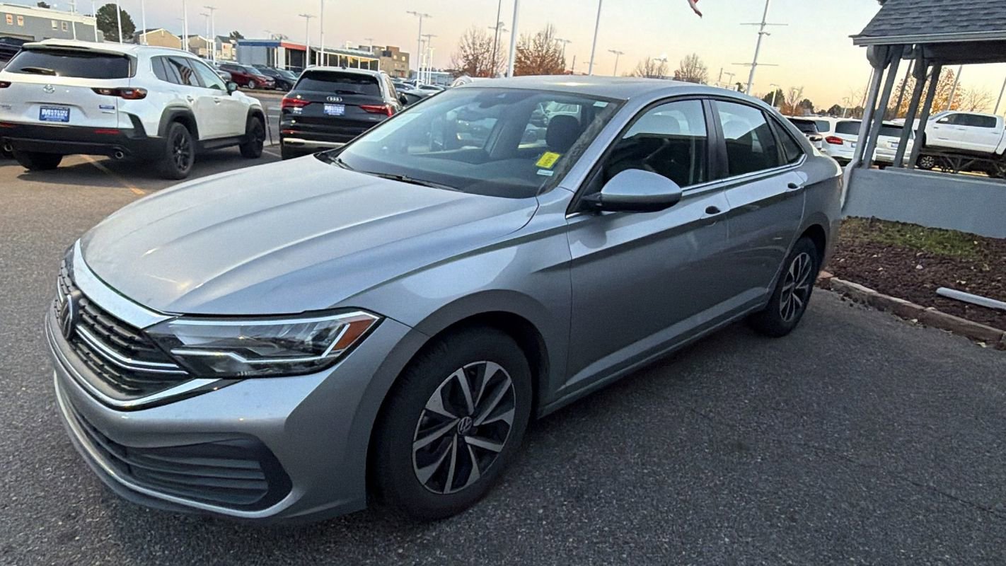 Used 2024 Volkswagen Jetta S image 3