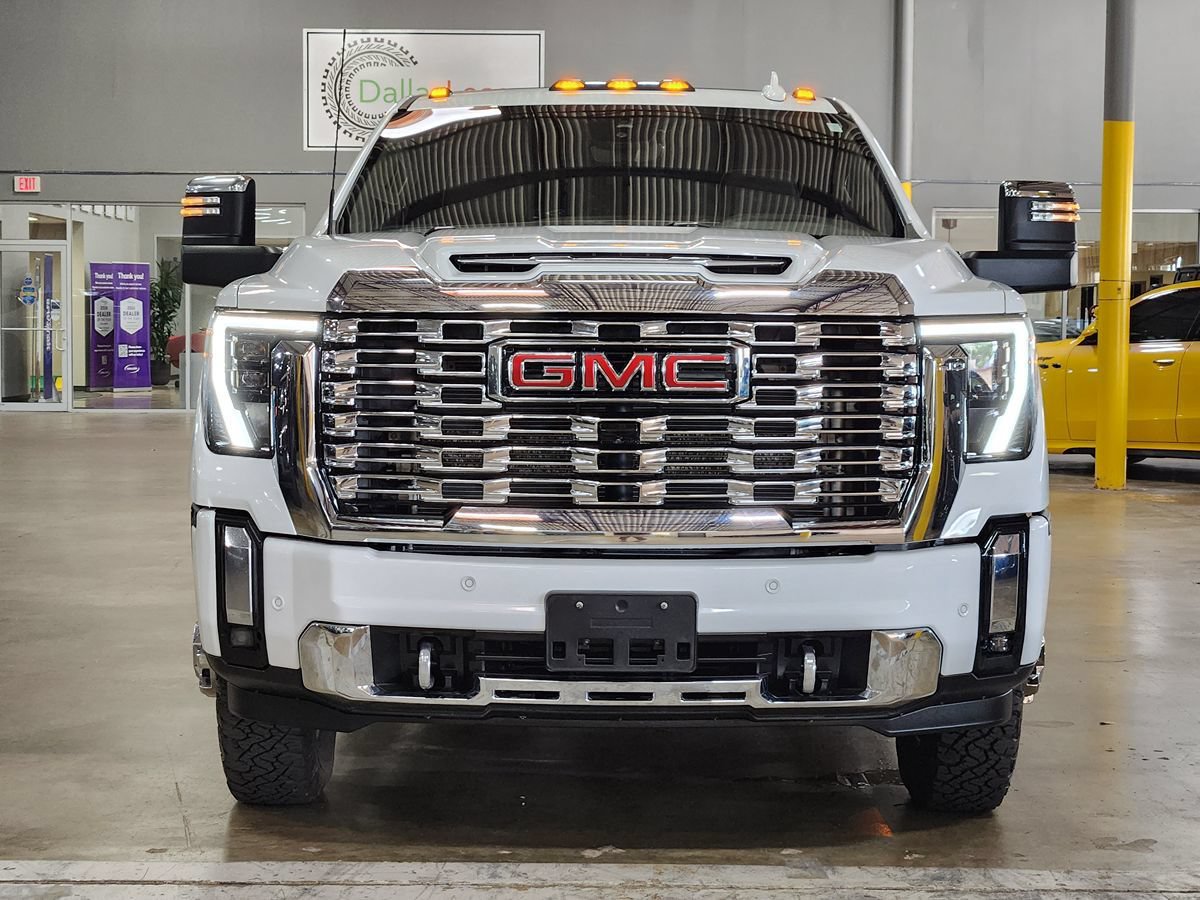 Used 2024 GMC Sierra 3500 Denali w/ Denali Reserve Package AWD/4WD image 2
