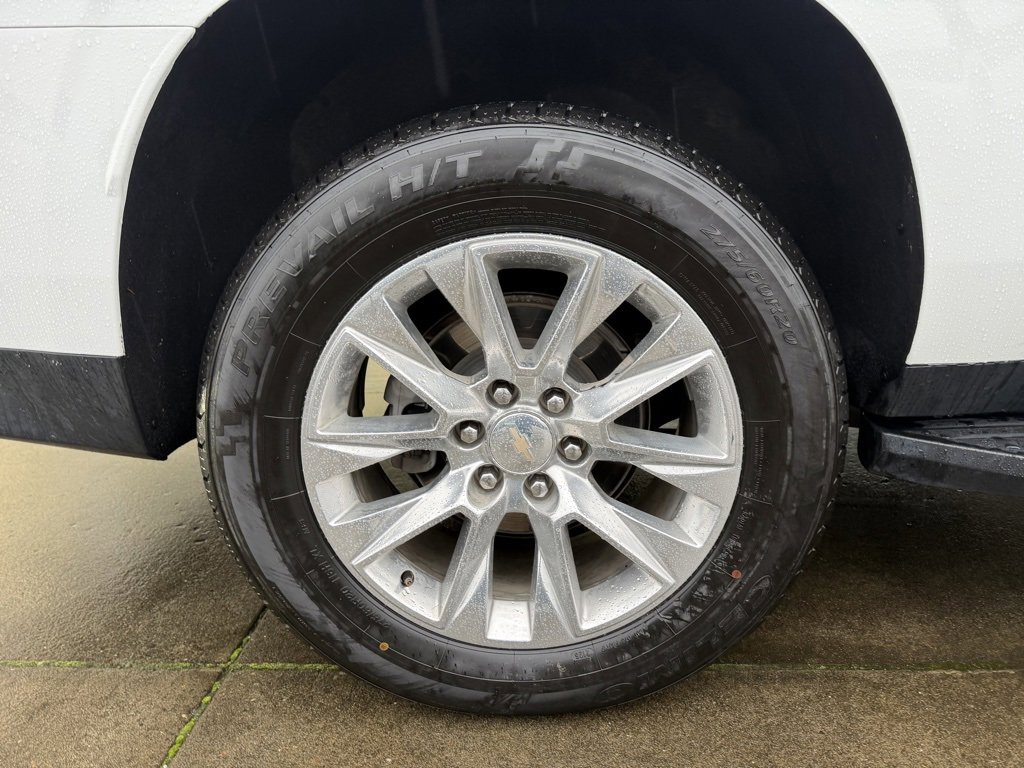 Used 2023 Chevrolet Suburban Premier image 9