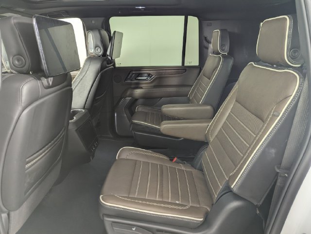 Used 2026 GMC Yukon XL Denali Ultimate AWD/4WD image 16