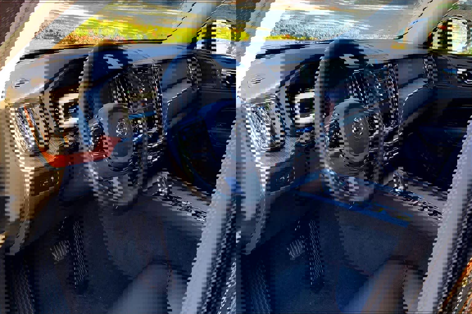 Certified 2023 Volvo XC60 T8 Plus w/ Climate Package image 17