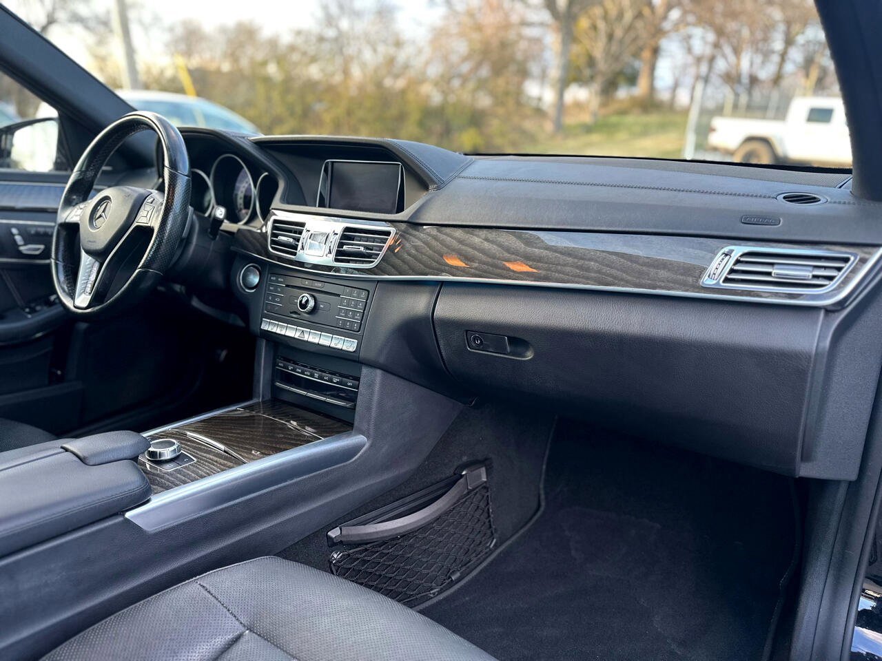 Used 2016 Mercedes-Benz E 400 Sedan image 17