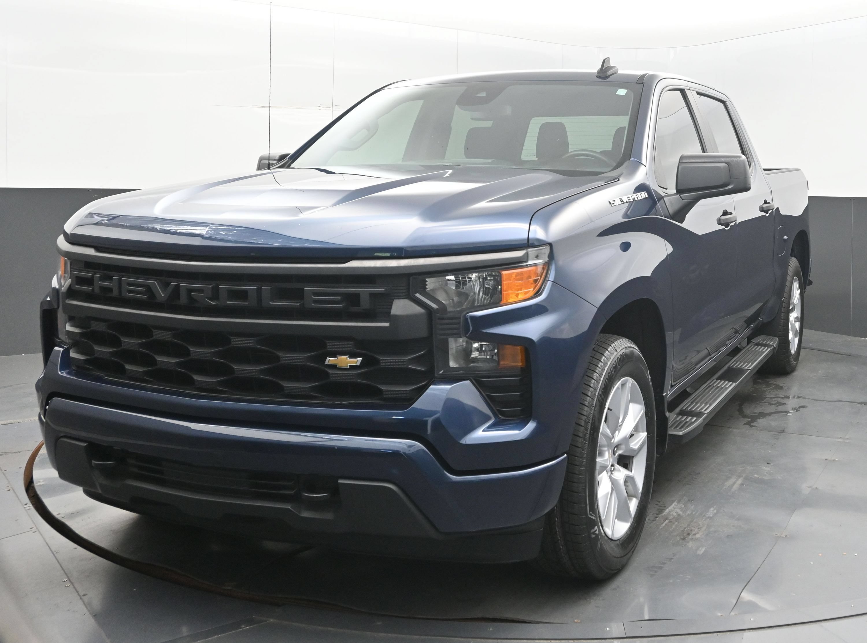 Used 2022 Chevrolet Silverado 1500 Custom RWD image 4