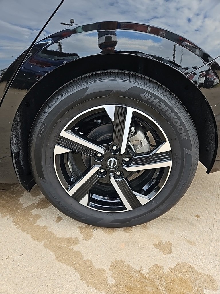 Used 2025 Nissan Sentra SV image 9