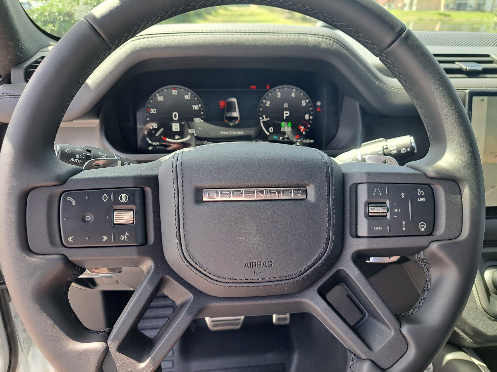 Used 2025 Land Rover Defender 130 V8 AWD/4WD image 11