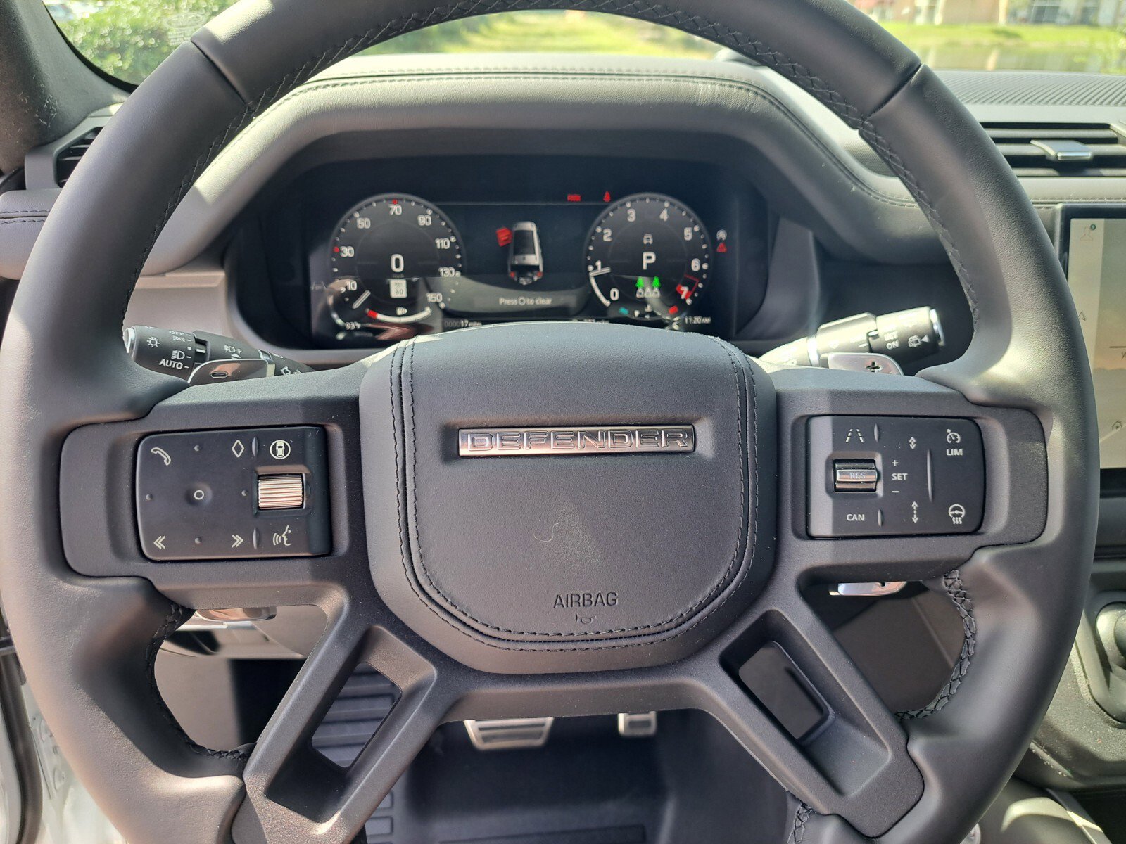 Used 2025 Land Rover Defender 130 V8 image 11