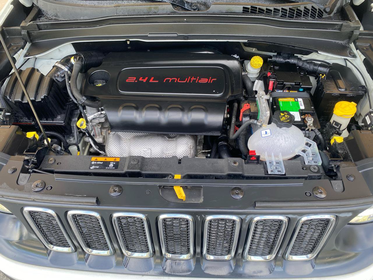 Used 2016 Jeep Renegade Latitude FWD image 36